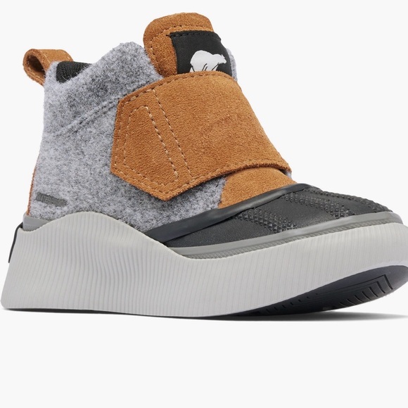 Sorel Shoes - Sorel Women's Gray and Tan Boots